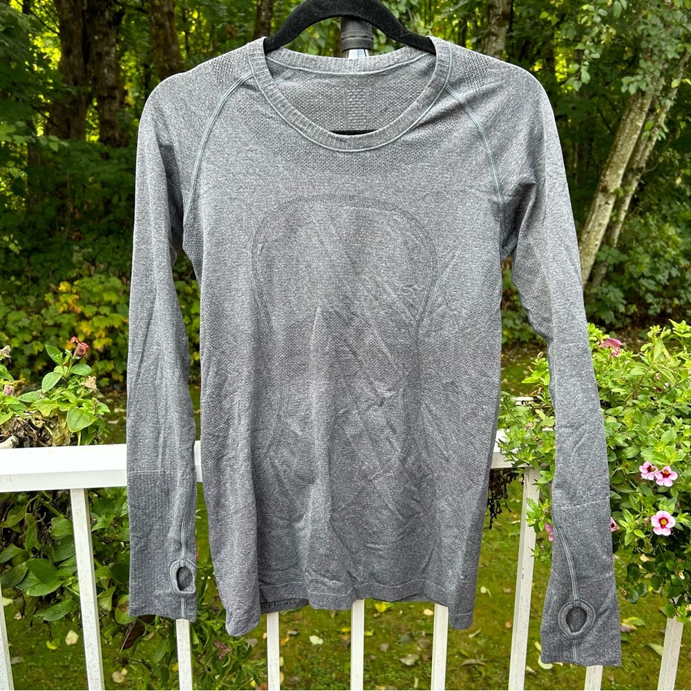 Lululemon Swiftly Tech Long Sleeve - Size 6